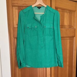Ann Taylor Green and white Print Blouse